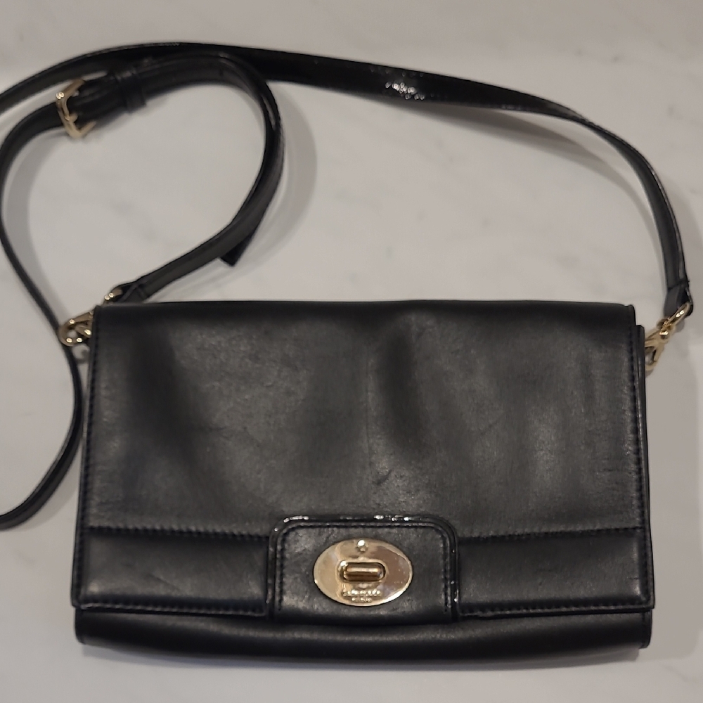 Kate Spade Elegant Black Crossbody Bag with Gold Hardware